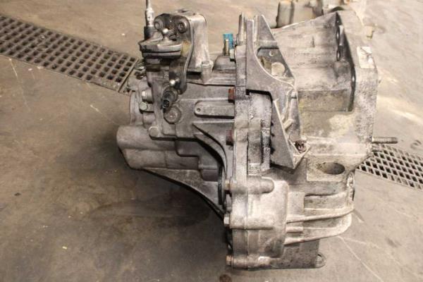 BOITE DE VITESSE MANUEL RENAULT MEGANE 2 /  SCENIC 2 1.9DCI ( 6VITESSES ) - Vue 4